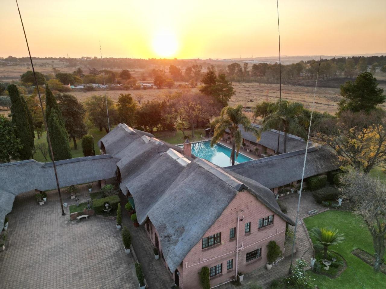 Owls Loft Guest House Midrand Exterior foto